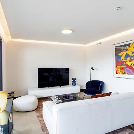 Lakes - 3 Bedroom Apartment