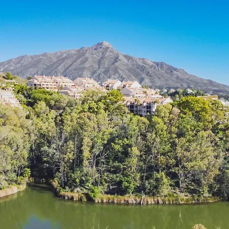 Lakes - 3 Bedroom Apartment Marbella