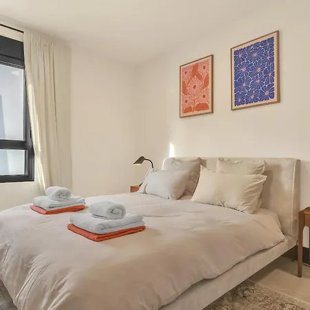 - 3 Bedroom Luxury By Finest Apartament *