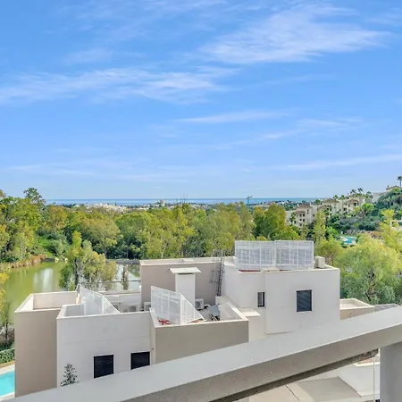 - 3 Bedroom Luxury By Finest Apartament *